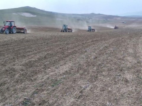 Kənd Təsərrüfatı Nazirliyi fermerləri “Azərkosmos”dan izləyəcək