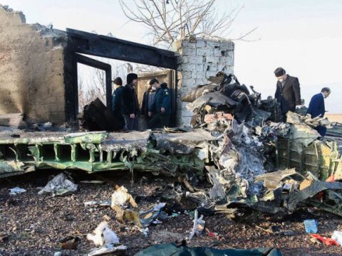 Ukrayna təyyarəsini vuran qoşunların komandanı üzr istədi