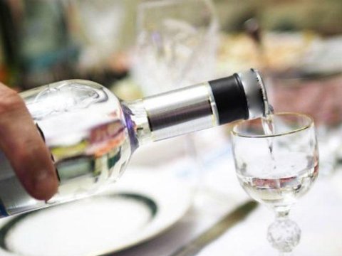 Saxta içki istehsalına görə 4 nəfər TUTULUB