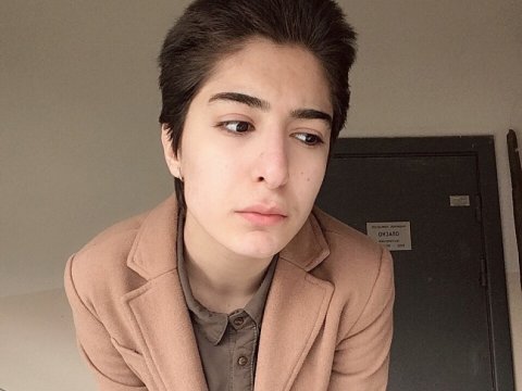 Azərbaycanlı ana lesbi qızını zorla Rusiyadan Bakıya gətirdi, evdə dustaq etdi – QALMAQAL 