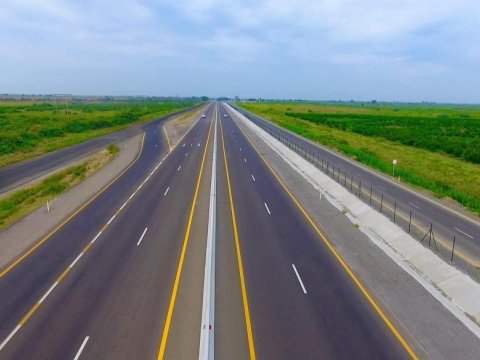 Azərbaycanda 1376 kilometr avtomobil yolu istifadəyə verilib