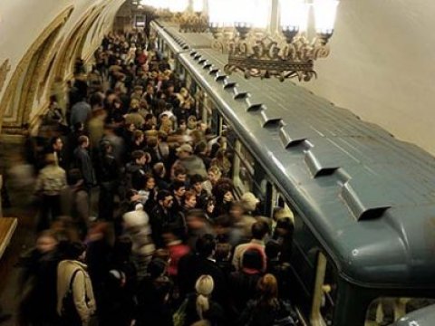 Bakı metrosunda TÜSTÜLƏNMƏ