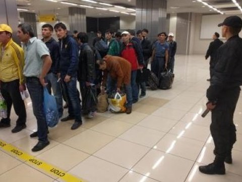 Bu ölkədən 38 azərbaycanlı deportasiya olundu