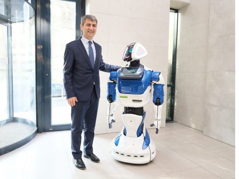 Azərbaycanda ilk-Robot bankda işə başladı - FOTOLAR