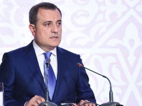 Ceyhun Bayramov şagird sıxlığı olan məktəblərdən DANIŞDI