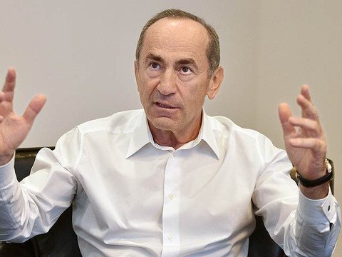 Koçaryan: “Paşinyan mənimlə azərbaycanlıların edə bilmədiyini etdi”