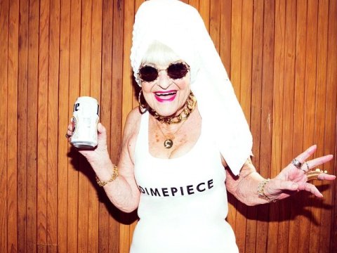 Dünya ulduzlarının pərəstiş etdiyi 91 yaşlı nənə - FOTOLAR