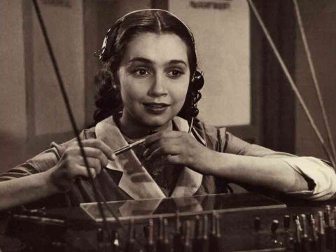 “Alo, Bakıyla danışın” - Tarixə qovuşan, unudulmaqda olan peşələr