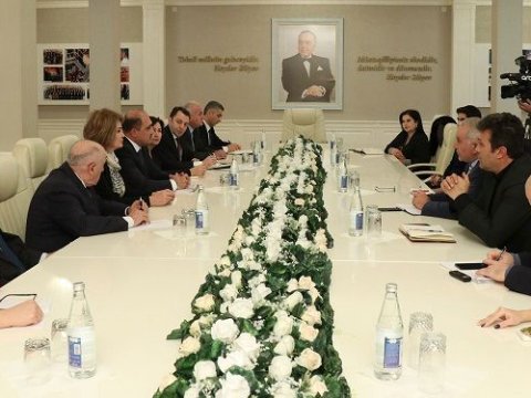 Nazir müavinləri məktəbli formalarını müzakirə etdilər