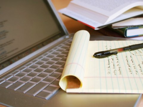 Gənc jurnalistlərdən narazılıq: Məsuliyyətsizlik, məddahlıq, yaltaqlıq...