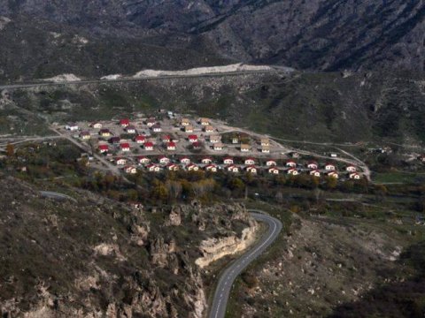 Ermənilər Laçın və Kəlbəcərdə 27 ev, yeni məktəb binası tikir - FOTO