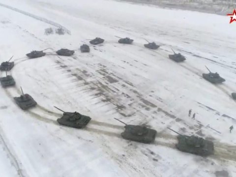 Evlilik təklifi üçün 16 tankdan istifadə etdi - MARAQLI