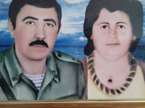 Xocalıdan olan qız 16 il sonra öldürülmüş anasının fotosuna sevinib - DƏHŞƏT 