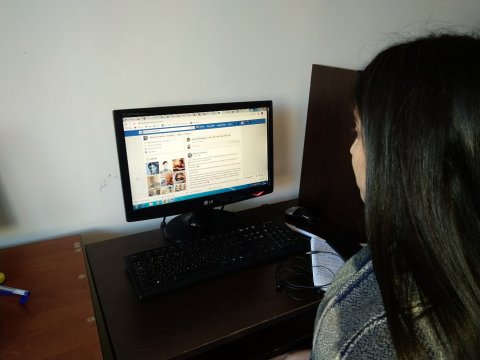 Köşə yazarları cəsarətli fikir yaza bilmirlər - İndi onları feysbuk hesabları əvəzləyir