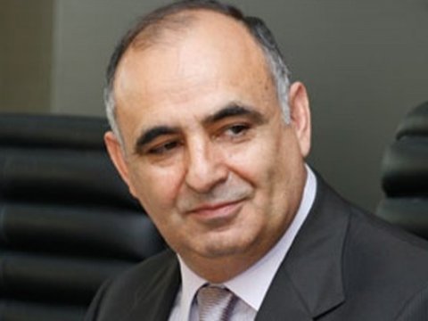 İsmayıl Ömərov: “Dünən gecədən telefonum susmur”
