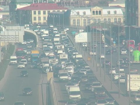 Bakıda yol qəzası “20 Yanvar” dairəsində tıxac yaradıb