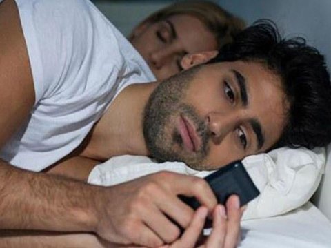 Telefondan asılmaq, informasiya bolluğu huşsuzluq yaradır - PROBLEM