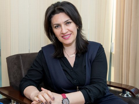 “Bəzi qadınlar yüksək məvacib aldıqdan sonra boşanmaq istəyirlər” – Psixoloqla MÜSAHİBƏ 