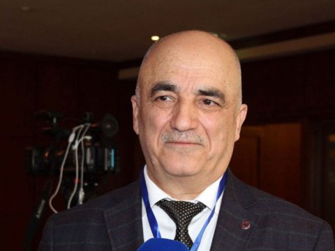 Baş infeksionist: Koronavirusun pulla keçmək ehtimalı yoxdur