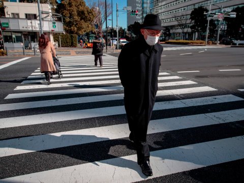 Koronavirus yaşlı insanları qorxuya salıb – Psixoloq təşvişi azaltmağın yollarından danışdı