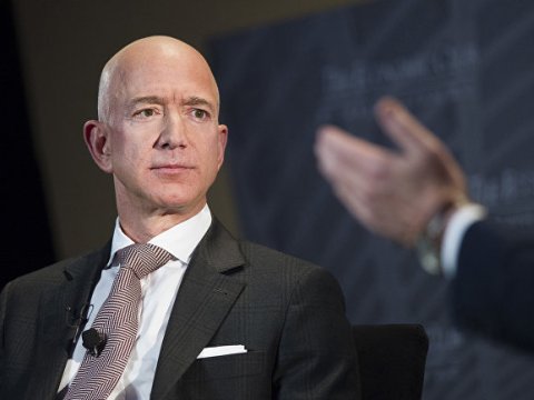 Neftin ucuzlaşması dünyanın ən zəngin iş adamını ziyana saldı 