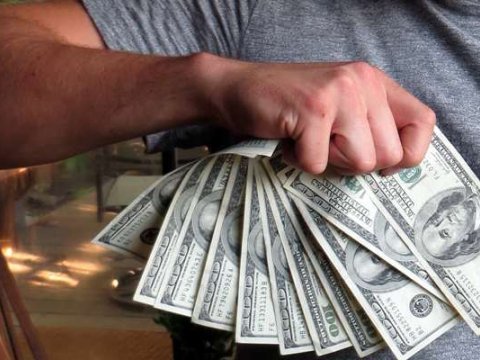 Niyə əlində 300-500 manatı olan da dollar almağa qaçır? - Rövşən Ağayev