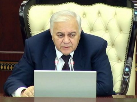 Oqtay Əsədov deputat vəsiqəsini almadı
