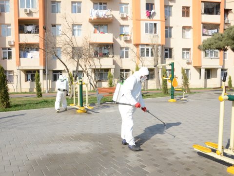 Bakıda həyətlər də dezinfeksiya olunur - FOTO