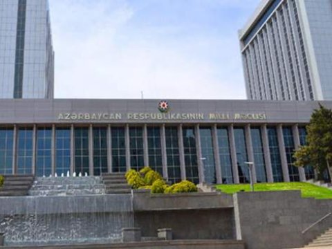 Komitə sədri Milli Məclisdə ilkə imza atdı - Onlayın iclas keçirdi