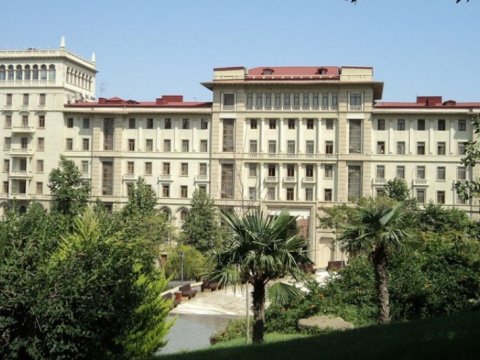 Məzuniyyətə göndərilən vətəndaşların əməkhaqları tam şəkildə ödəniləcək - RƏSMİ