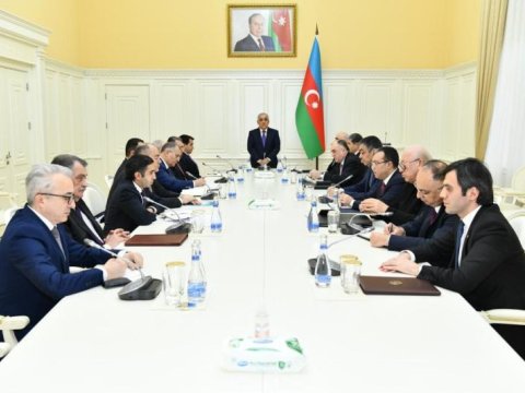 Baş Nazir növbəti dəfə hökuməti TOPLADI