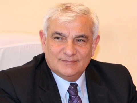 Kamal Abdulla bir illik maaşını koronavirusla mübarizəyə ayırdı