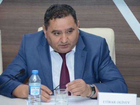 Altıncı çağırış parlamentin düşərli olmaması fikriylə razı deyiləm – DEPUTAT ETİBAR ƏLİYEVLƏ  #evdəqal söhbəti