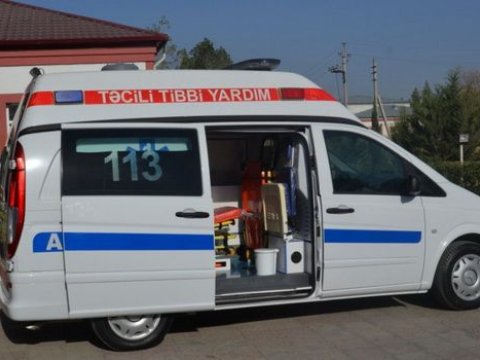 Vətəndaşlar təcili tibbi yardım avtomobilində keçməyə cəhd etdilər - Polisdən açıqlama
