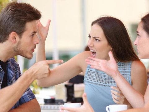 Qadınların çox danışmasının SƏBƏBİ