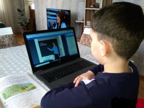 “Bakının mərkəzindən kənarda olan rayonlarda belə, internet problemi var” - Distant təhsilə əngəl