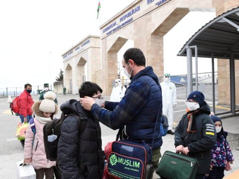 Rusiyadan gələn azərbaycanlılar ölkəyə BURAXILDI