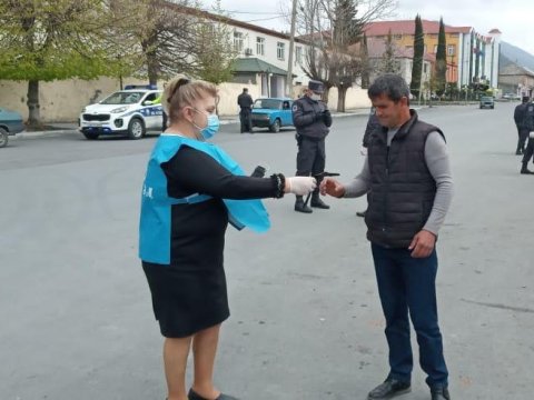 Dövlət Komitəsi əhaliyə pulsuz tibbi maskalar payladı - FOTO  
