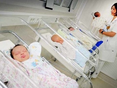 “Yaxın bir neçə il üçün doğum göstəriciləri aşağı düşə bilər” - Koronavirusa görə