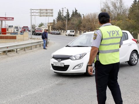 Yol polisi baqajda gizlənən daha bir nəfəri saxladı 