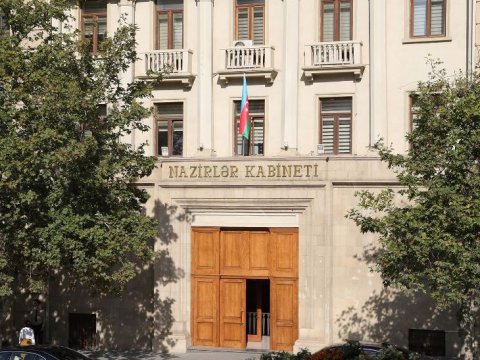 Nazirlər Kabineti davranış qaydalarını pozan məmuru işdən ÇIXARDI  