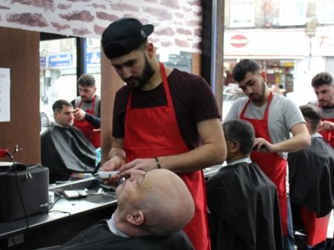 Bərbərxana və salonlar niyə açılmadı? - Baş infeksionist: “Təhlükə var...”