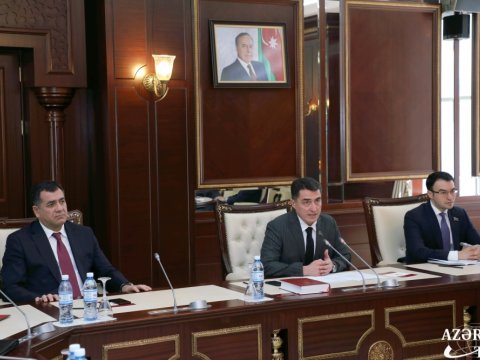 Hüquq siyasəti və dövlət quruculuğu komitəsi toplandı