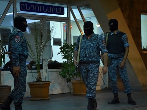 Xəstəxanaya basqın edib, yaralıların boğazlarını kəsdilər – DETALLAR