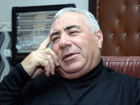 Hafiz Hacıyev saçını evdə qırxdırmağa PEŞMAN OLDU