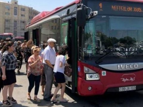 Avtobuslarda sıxlıq yaranıb