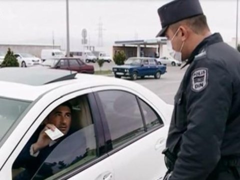 Yol polisi karantin qaydaları pozan daha 615 nəfəri cərimlədi