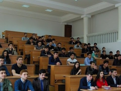 Tələbələr buraxılış işlərini onlayn formada verəcək