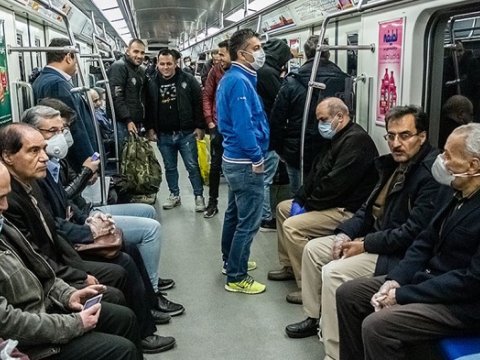 Metroya maskasız keçənləri kim cərimələyəcək?