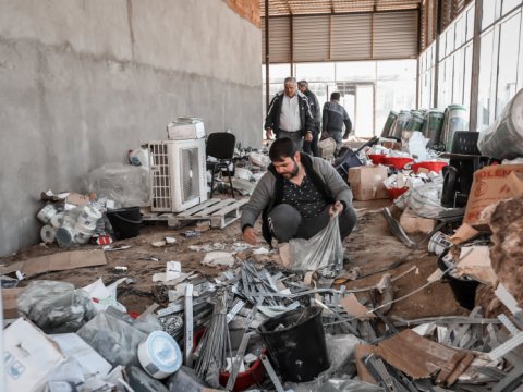 Altı ayda iki dəfə yanan “EuroHome”dan FOTOREPOTRTAJ